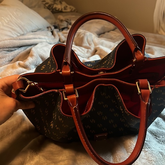 Gretta Brenna Dooney and Burke handbag! - Picture 2 of 4